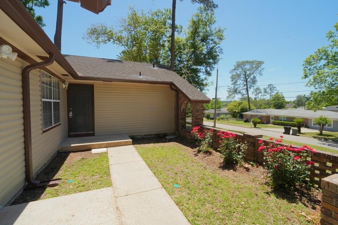 1545 Pineview Dr - Photo 4 of 35