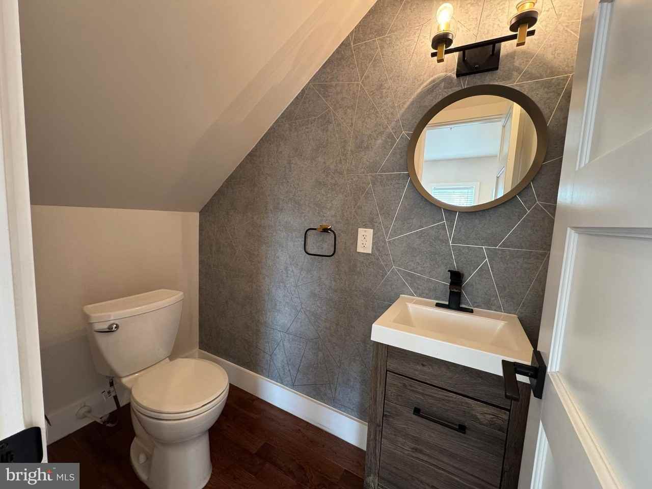930 Madison St Nw #1 - Photo 6 of 45