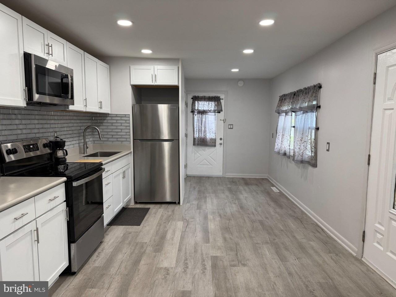 10 Burton Ave - Photo 4 of 14