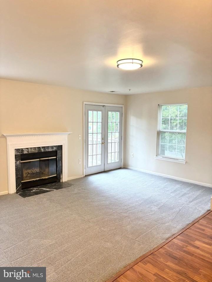 1003 Simsbury Ct - Photo 4 of 31