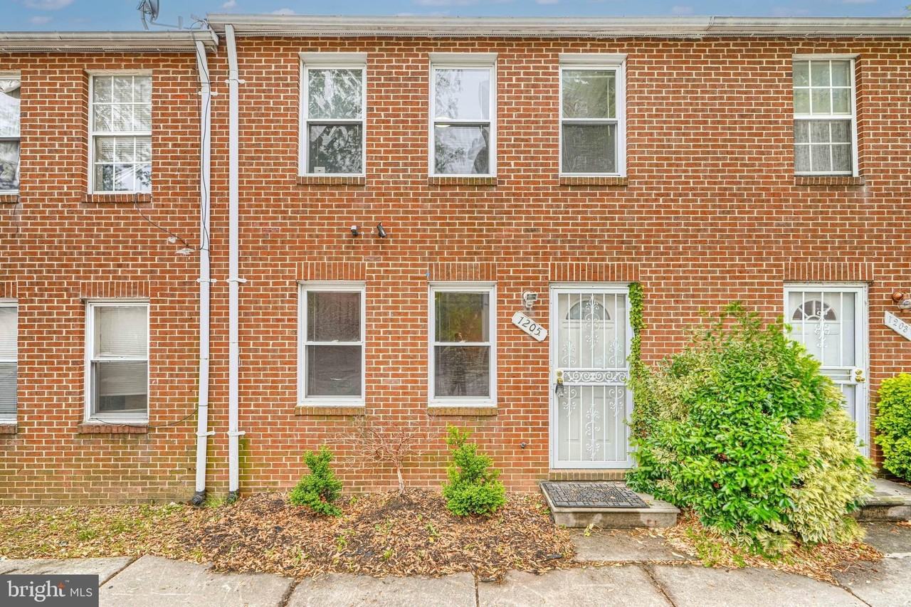 1205 Ashland Ave - Photo 2 of 23