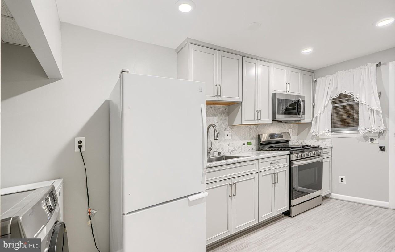 1205 Ashland Ave - Photo 4 of 23