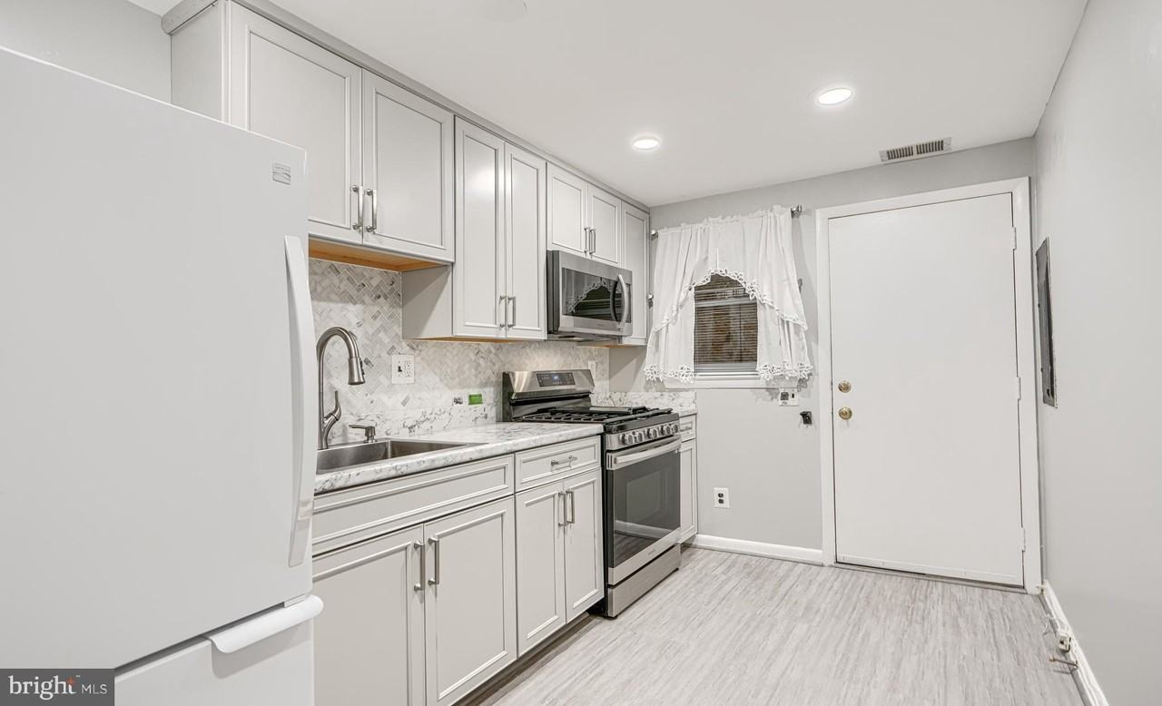 1205 Ashland Ave - Photo 5 of 23