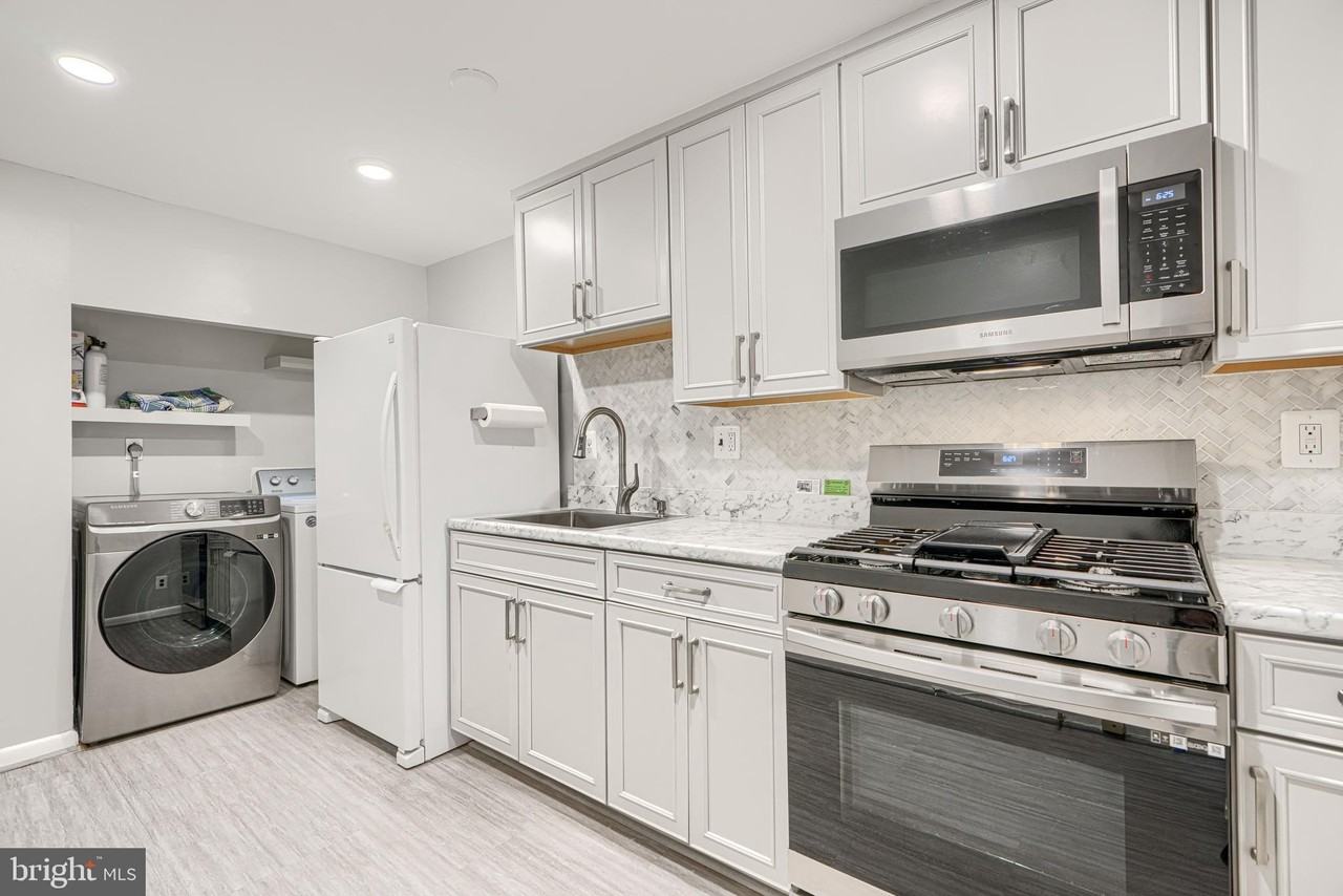 1205 Ashland Ave - Photo 6 of 23