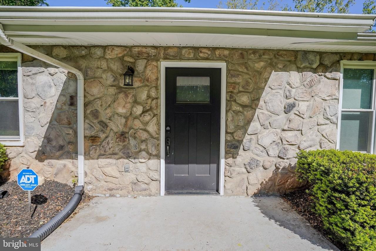 2816 Ballenger Creek Pike - Photo 2 of 31