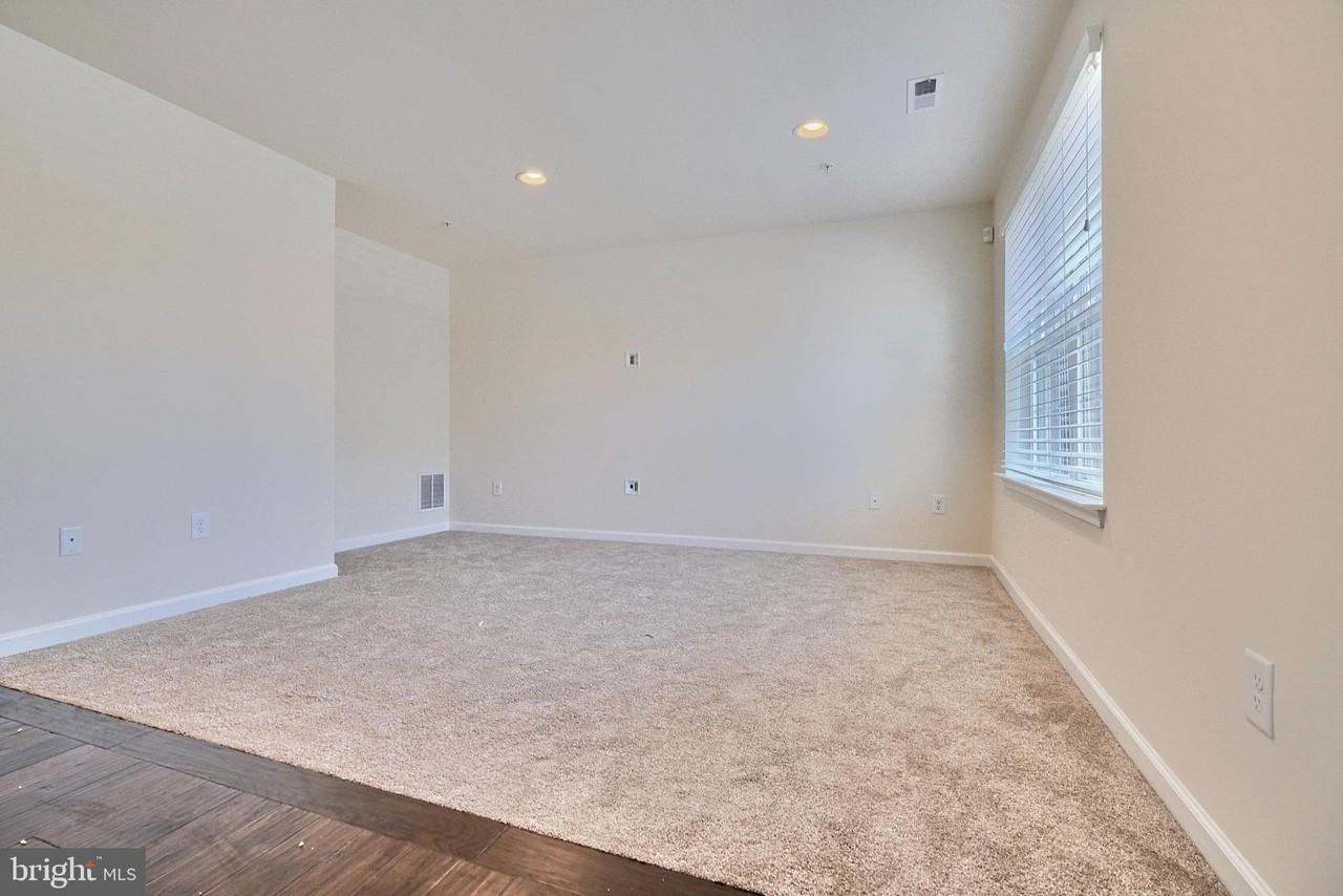 8016 Blue Stream Dr - Photo 5 of 28