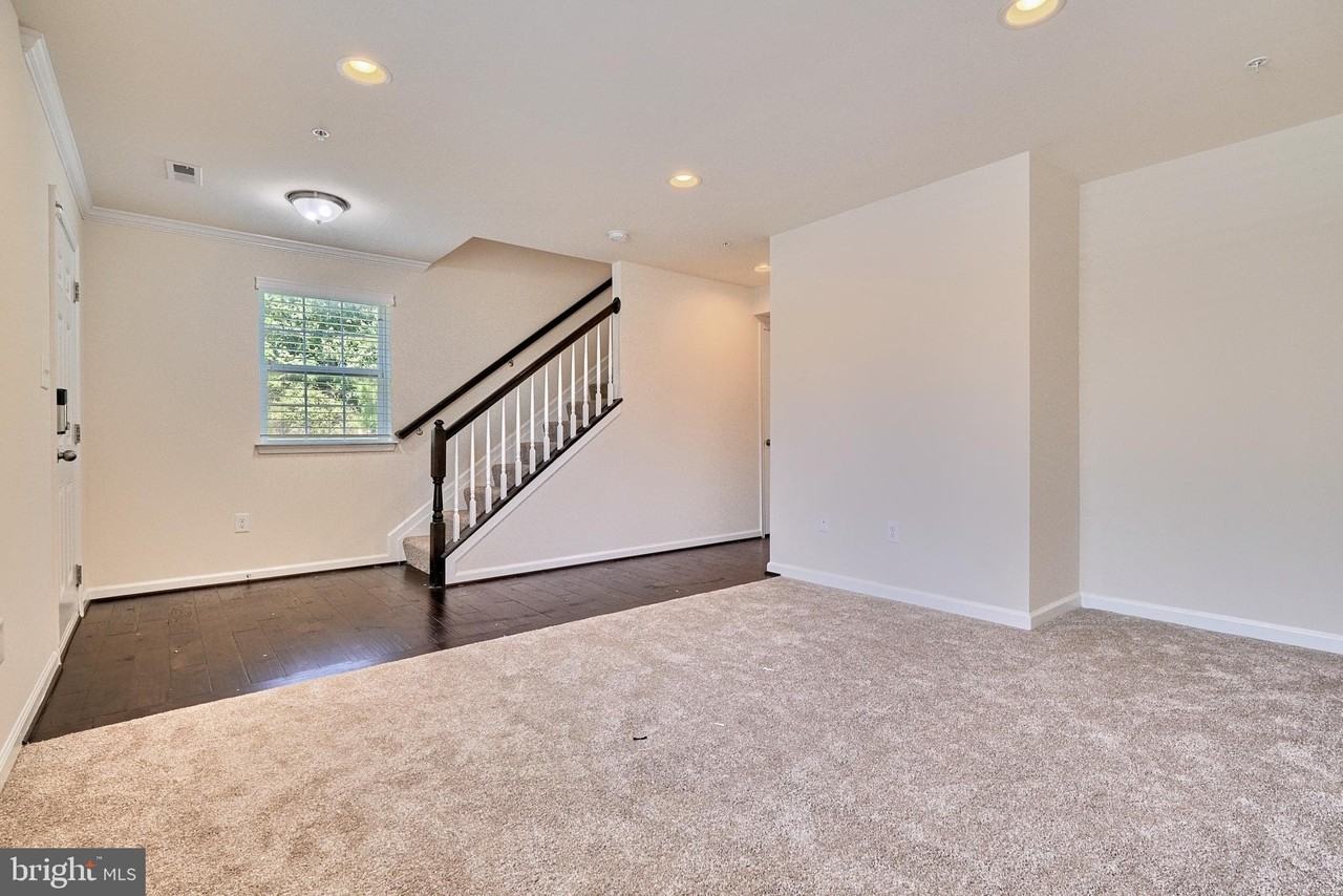 8016 Blue Stream Dr - Photo 6 of 28