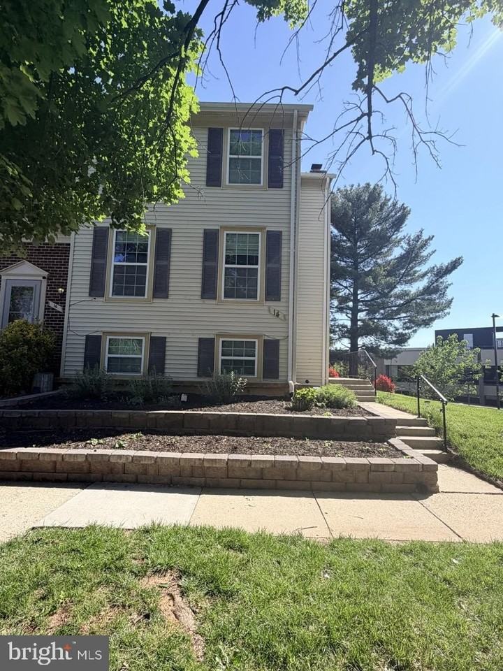 14 Rothschild Ct - Photo 2 of 4