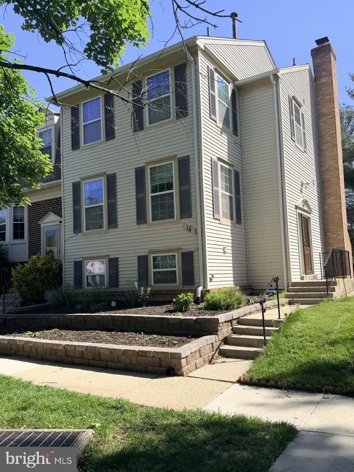 14 Rothschild Ct - Photo 3 of 4