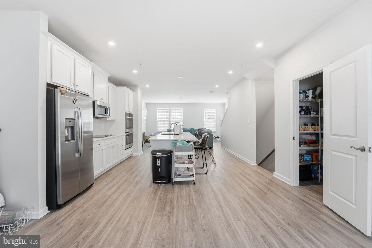 6066 Beake St - Photo 5 of 22