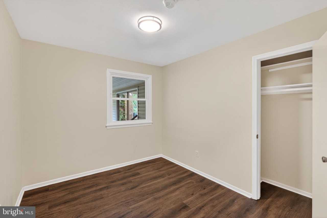 8122 Gavin St - Photo 7 of 16