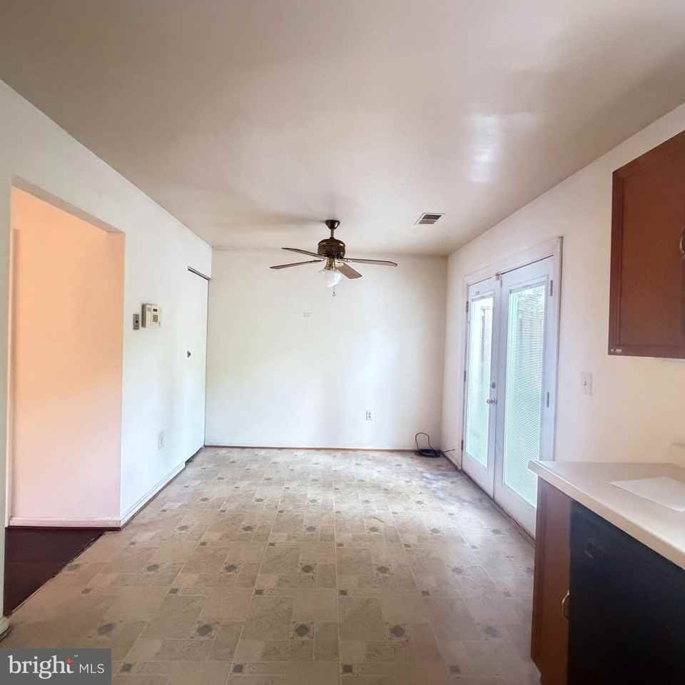 7212 Lost Spring Ct - Photo 7 of 16