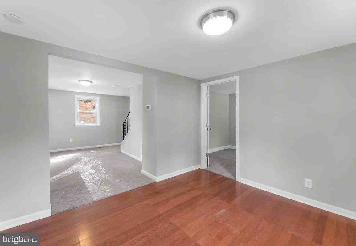 1111 Balboa Ave - Photo 5 of 33
