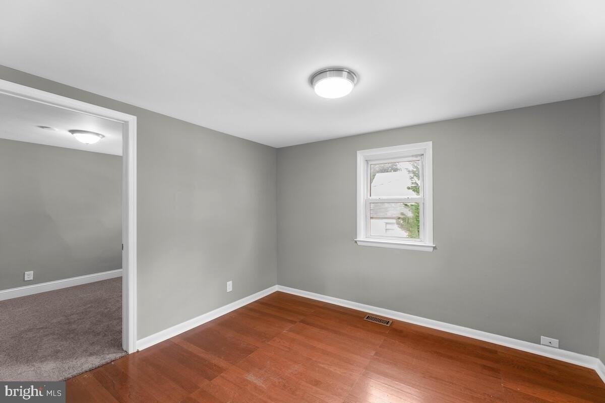 1111 Balboa Ave - Photo 6 of 33