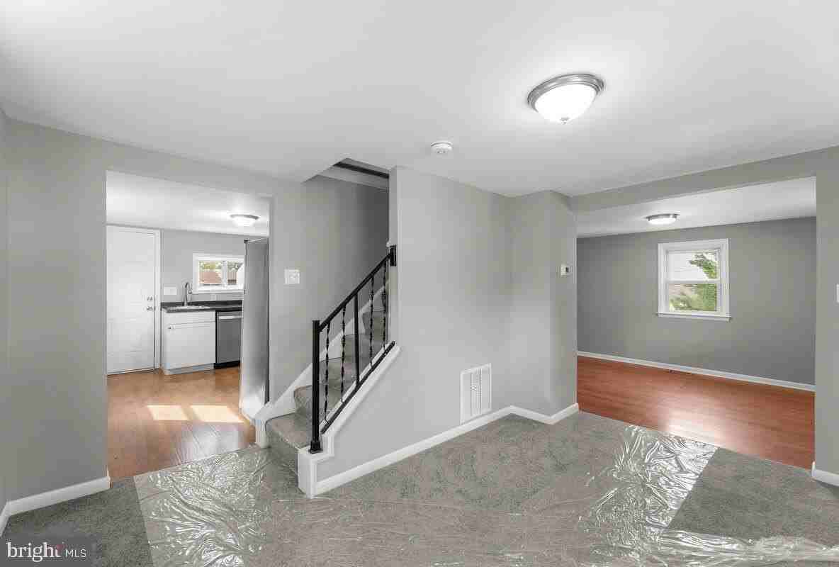 1111 Balboa Ave - Photo 7 of 33