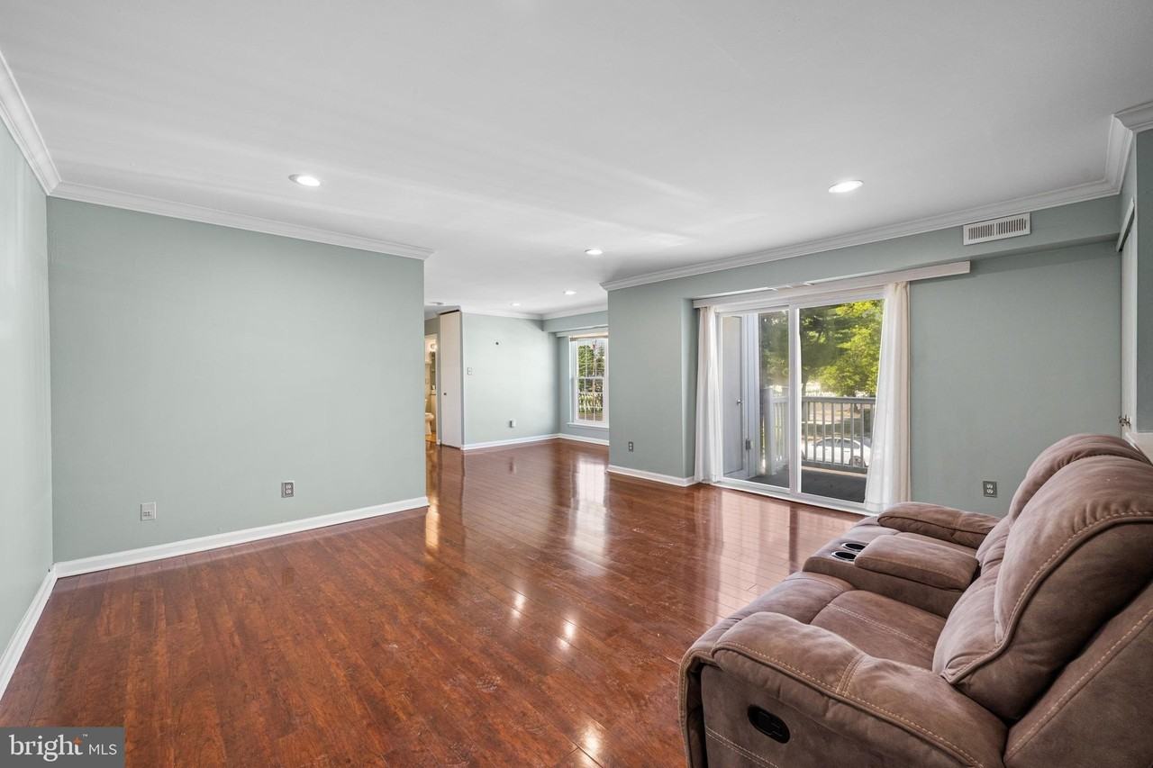 275 Green St #4A6 - Photo 4 of 20