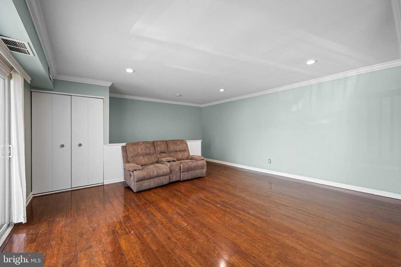 275 Green St #4A6 - Photo 6 of 20