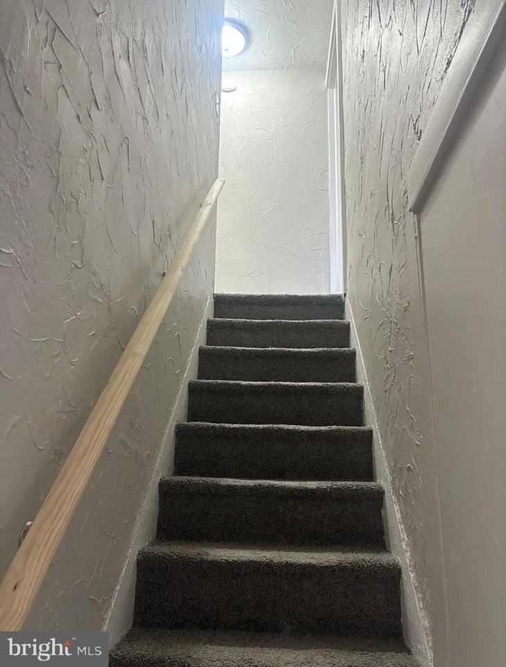 431 N 2nd St - Photo 5 of 8