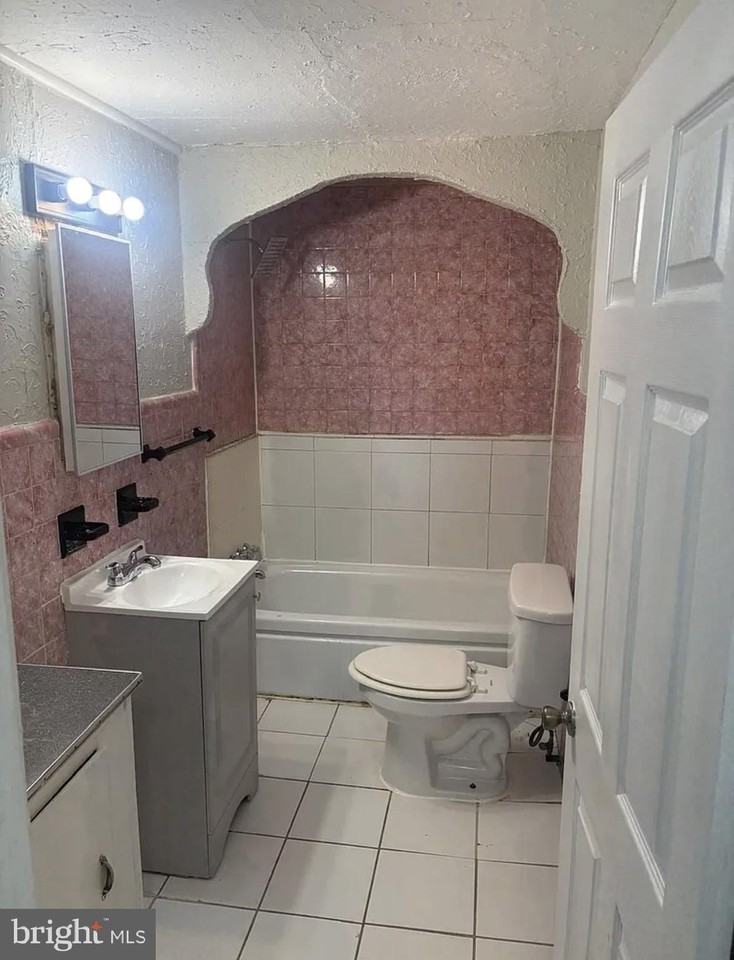 431 N 2nd St - Photo 6 of 8