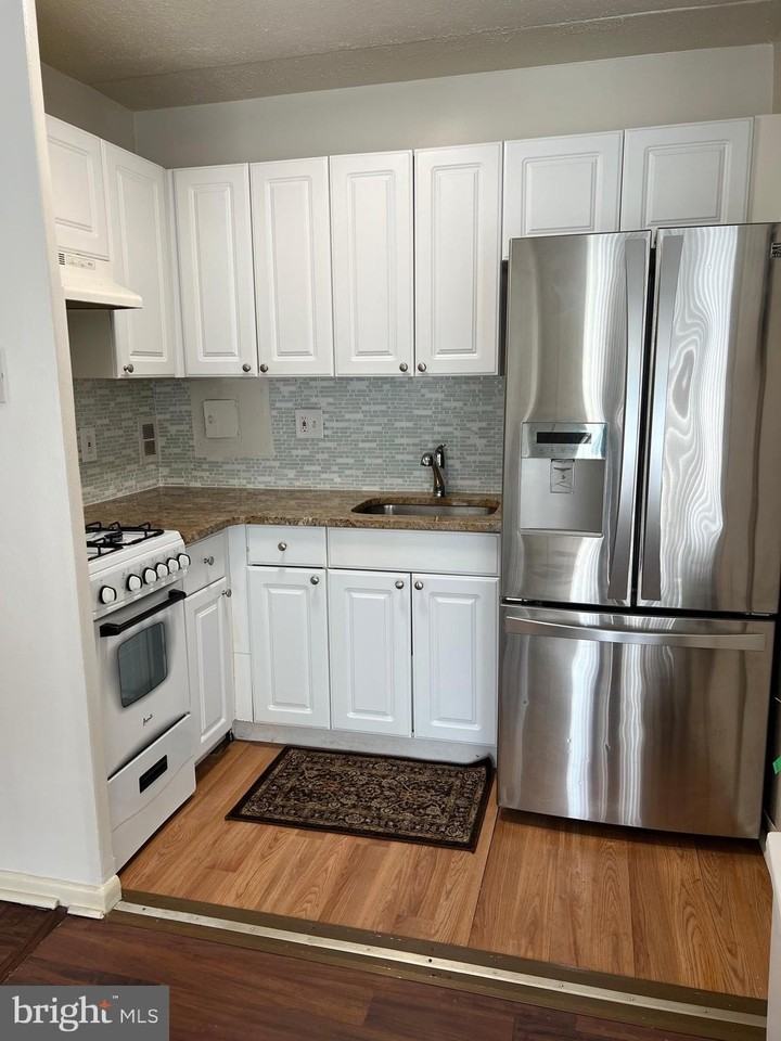 217 Cooper Landing Rd - Photo 4 of 35