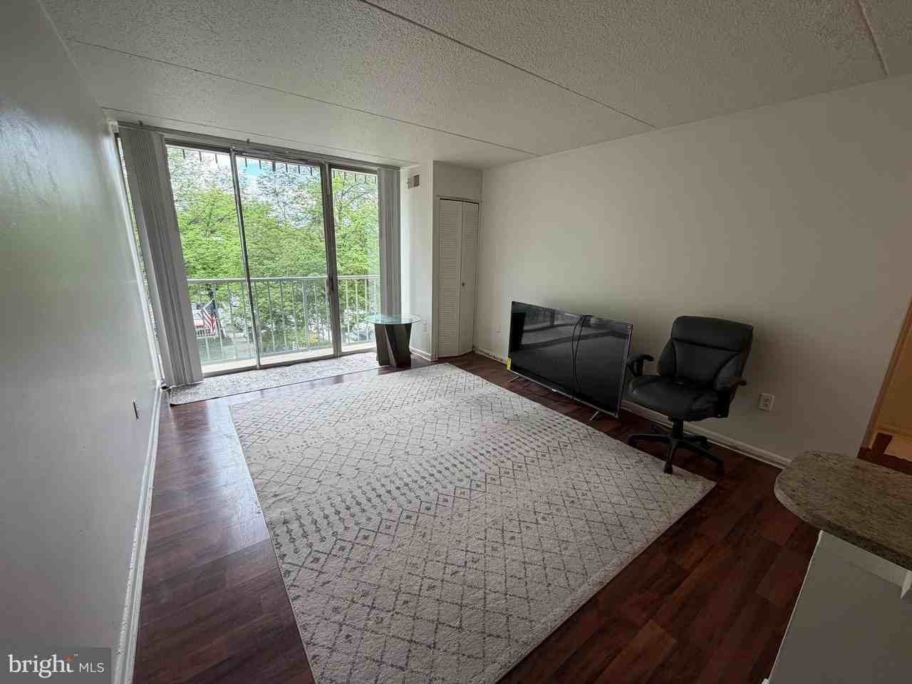 217 Cooper Landing Rd - Photo 5 of 35