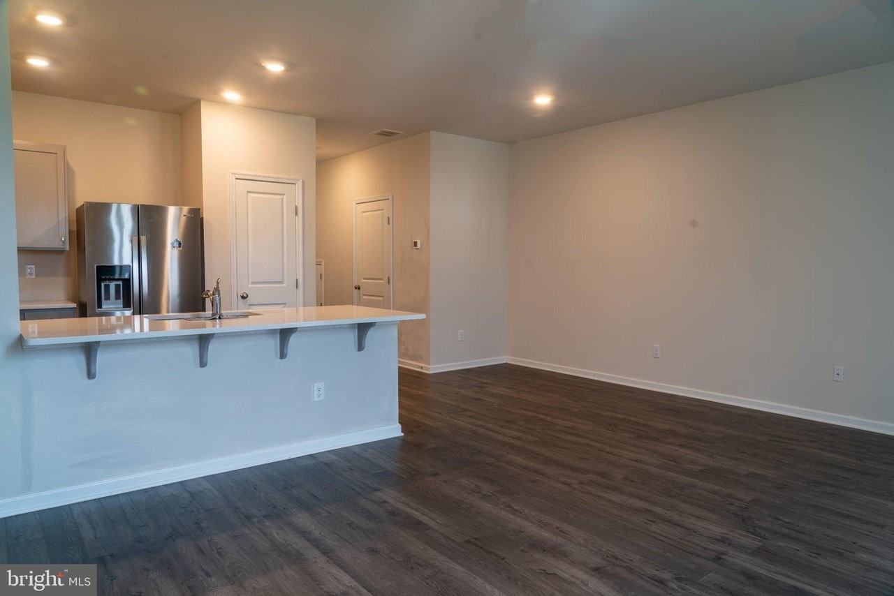 57 Arlotta St - Photo 2 of 17