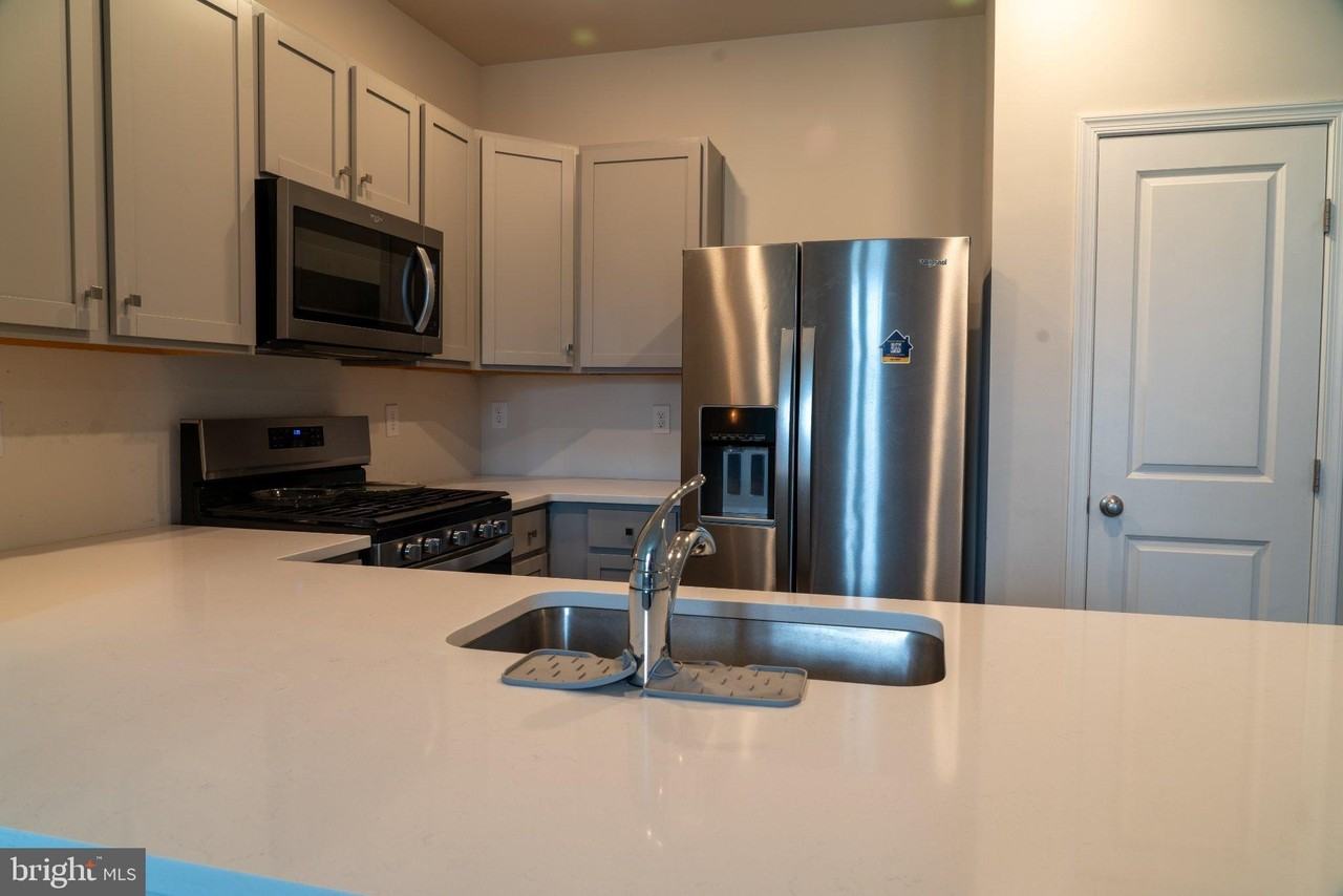 57 Arlotta St - Photo 3 of 17
