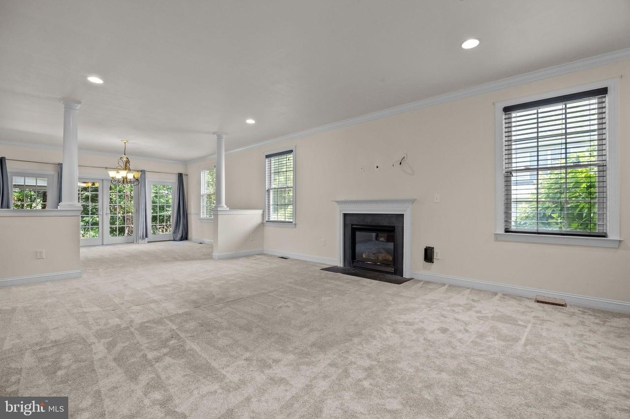 4223 Ferguson Dr - Photo 4 of 44