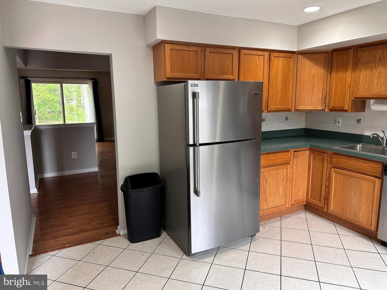 63 Constitution Ave - Photo 3 of 25