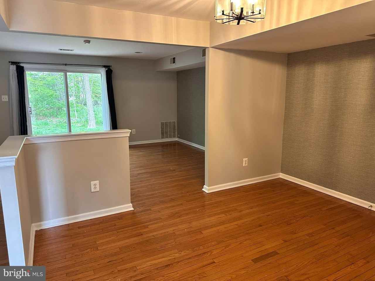 63 Constitution Ave - Photo 5 of 25