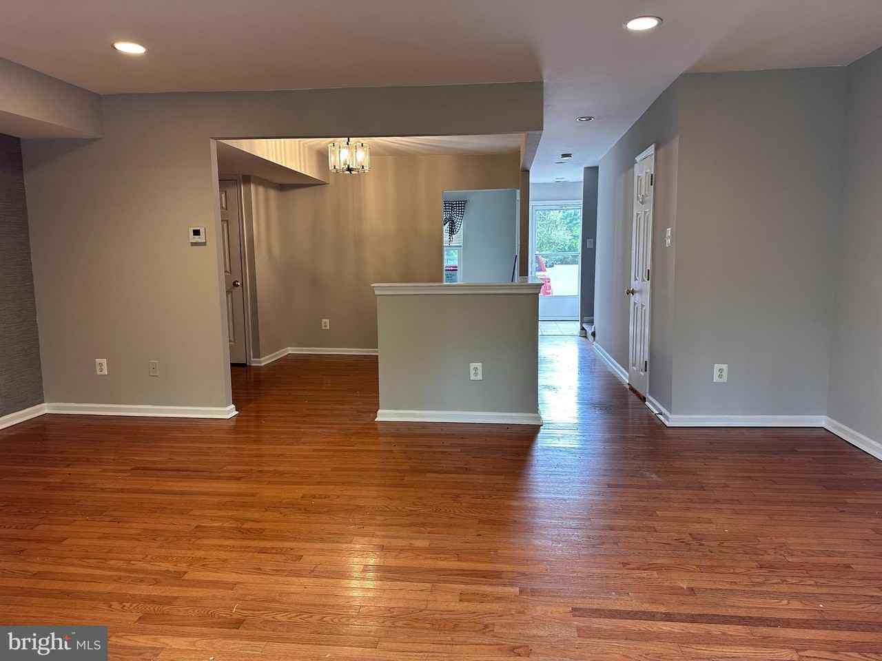 63 Constitution Ave - Photo 6 of 25