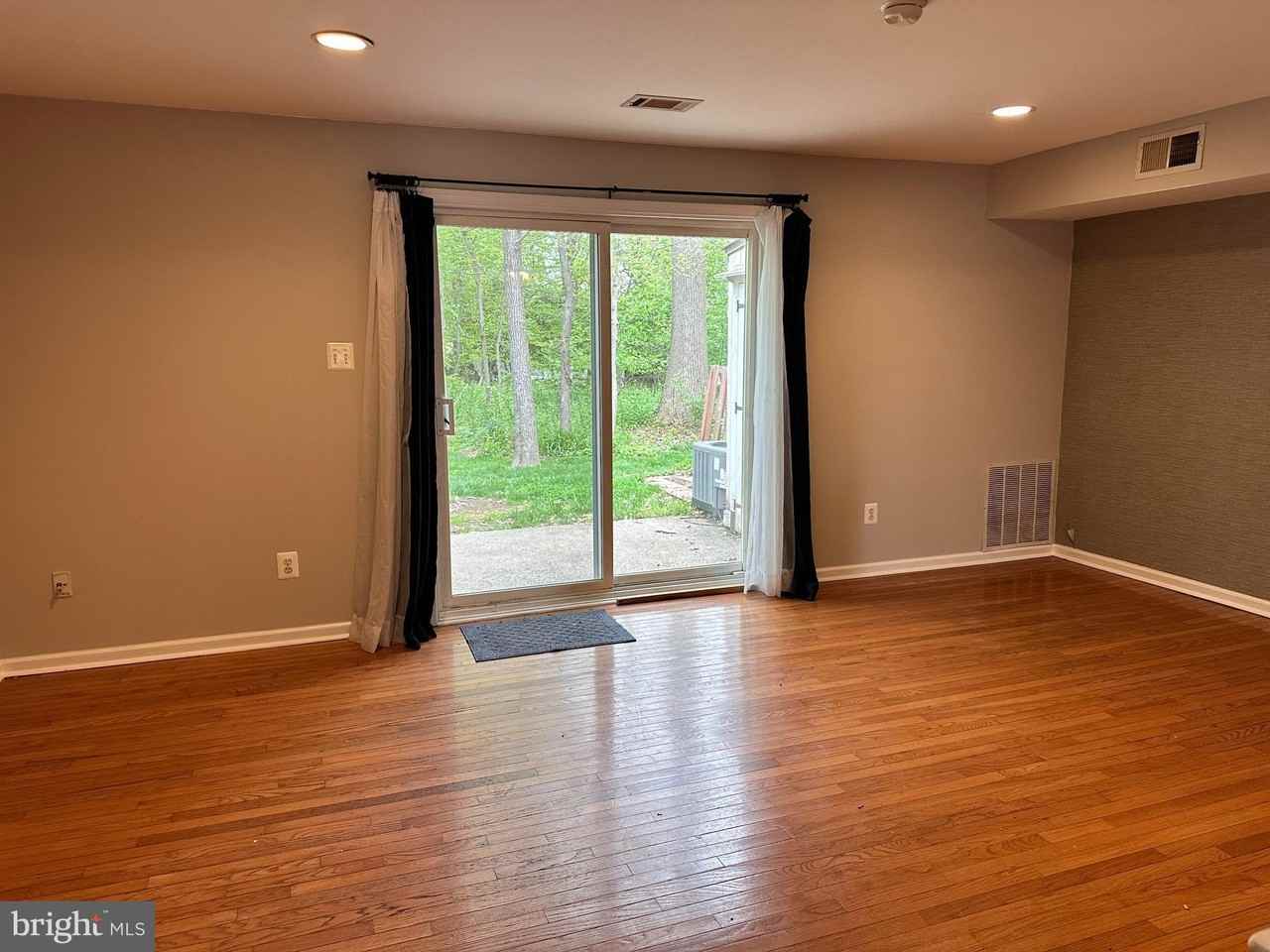 63 Constitution Ave - Photo 7 of 25