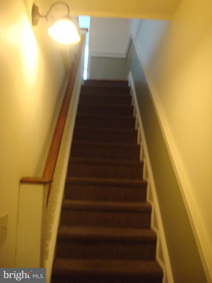 207 Wollerton St - Photo 4 of 32