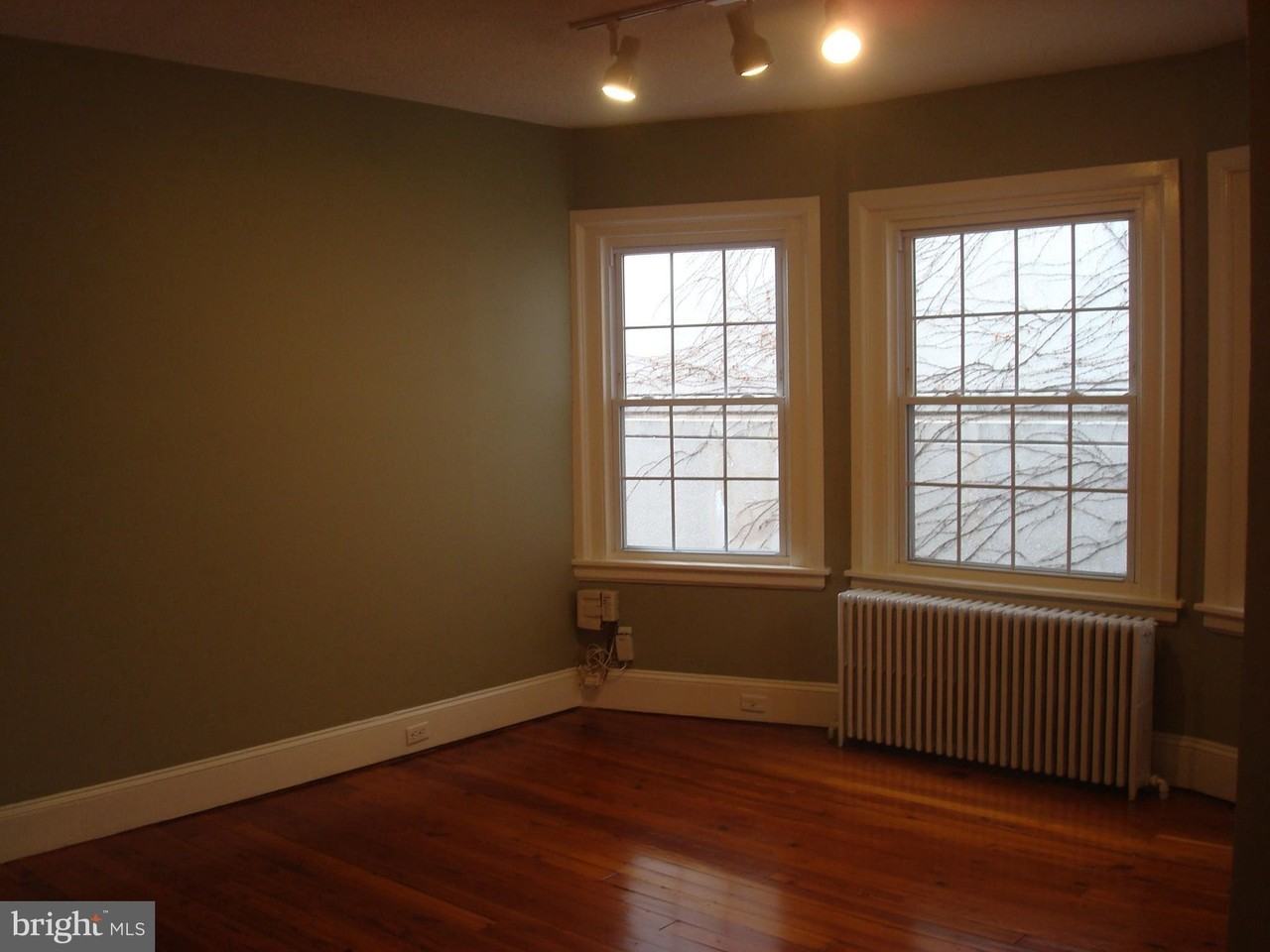 207 Wollerton St - Photo 6 of 32