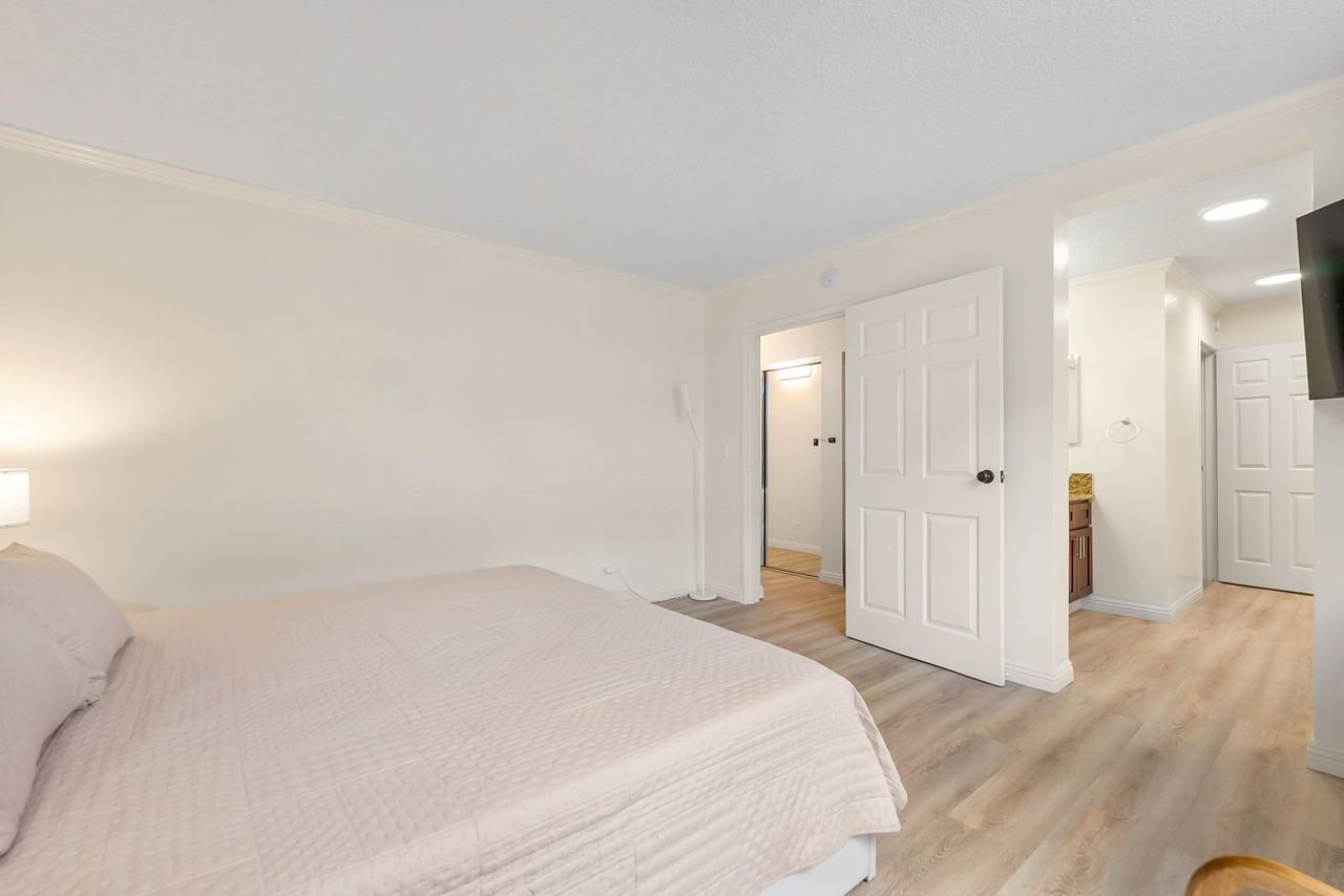 521 Hahaione St #2-2L - Photo 7 of 50