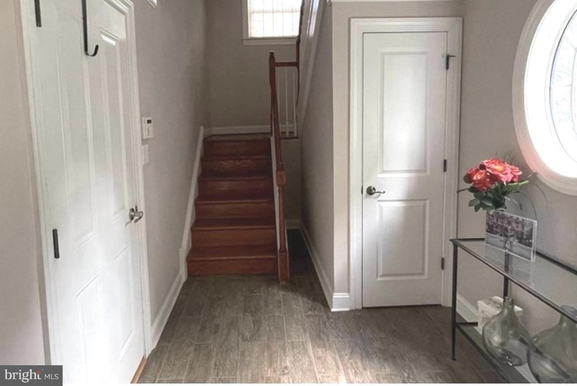 202 Cobblestone Dr - Photo 3 of 15