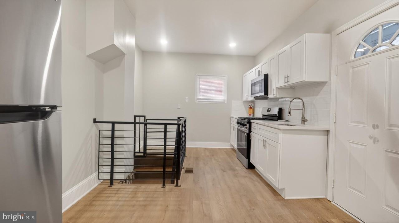 5437 Webster St - Photo 5 of 22
