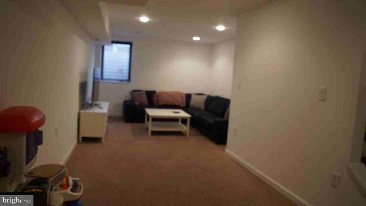 2144 Fernon St - Photo 5 of 14