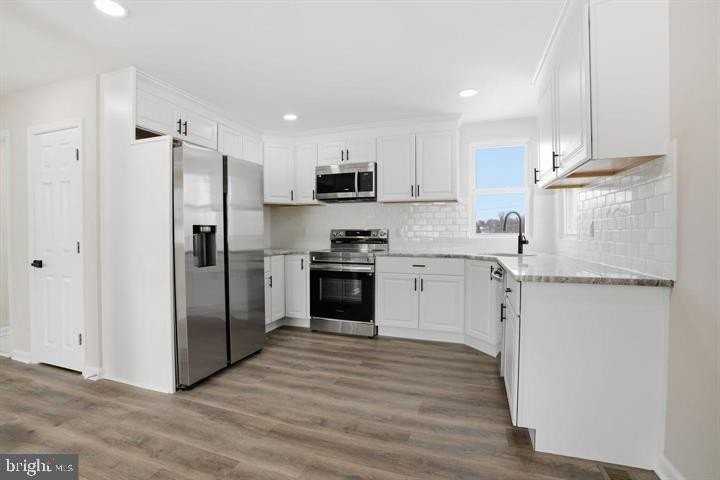 513 Smithfield Ave - Photo 5 of 23