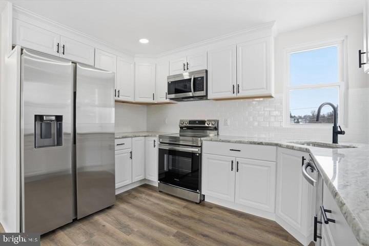 513 Smithfield Ave - Photo 6 of 23