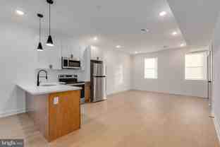 2350 N 16th St #4 - Photo 1 of 1