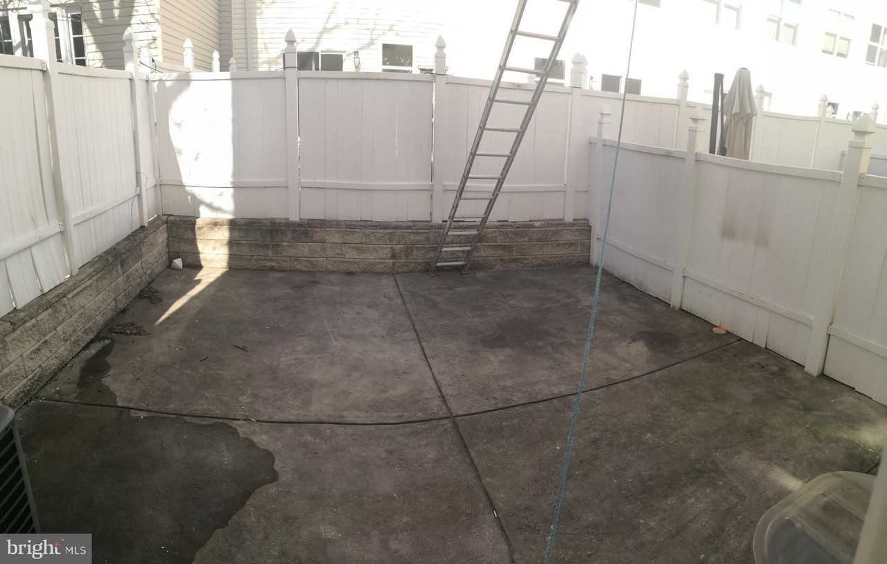 1125 Lemon St - Photo 5 of 29