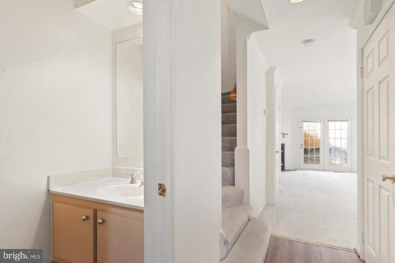 1454 N Quinn St - Photo 3 of 25