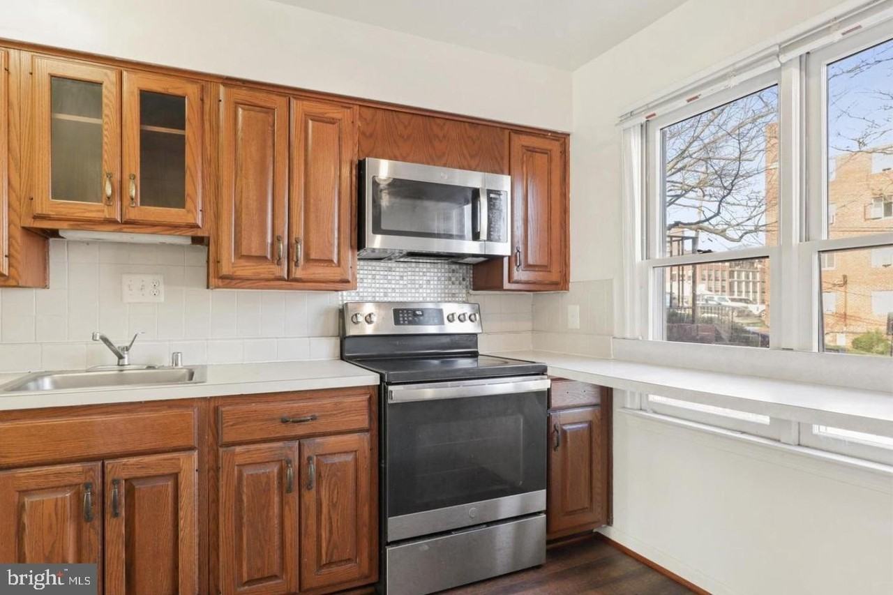 1454 N Quinn St - Photo 4 of 25