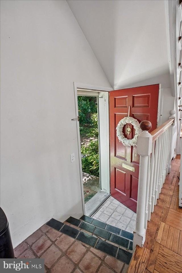 3403 Valley Dr - Photo 3 of 27