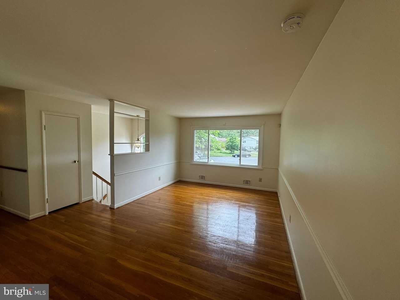 2508 Saint John Pl - Photo 5 of 40