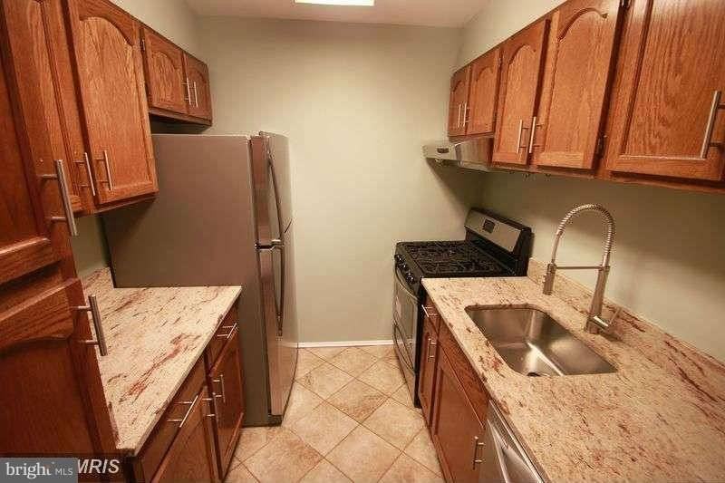 5807 Cove Landing Rd #204 - Photo 2 of 24