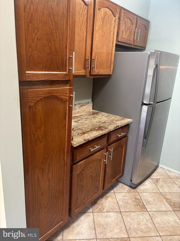 5807 Cove Landing Rd #204 - Photo 4 of 24