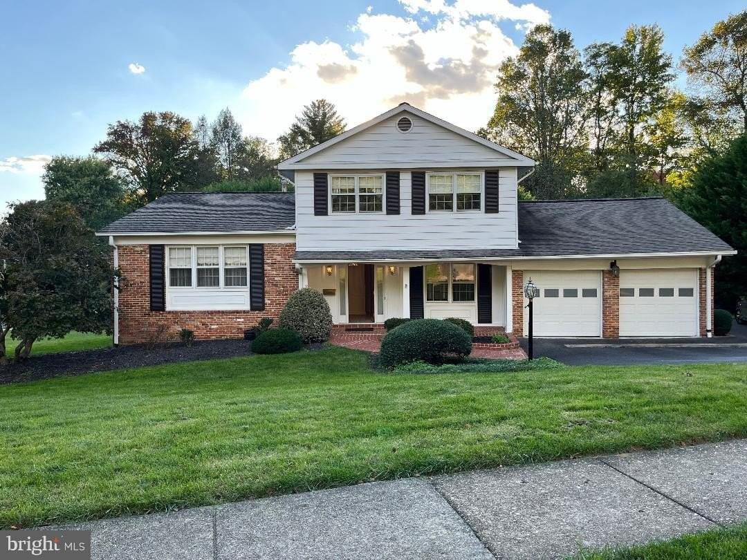 8111 Saxony Dr - Photo 2 of 23