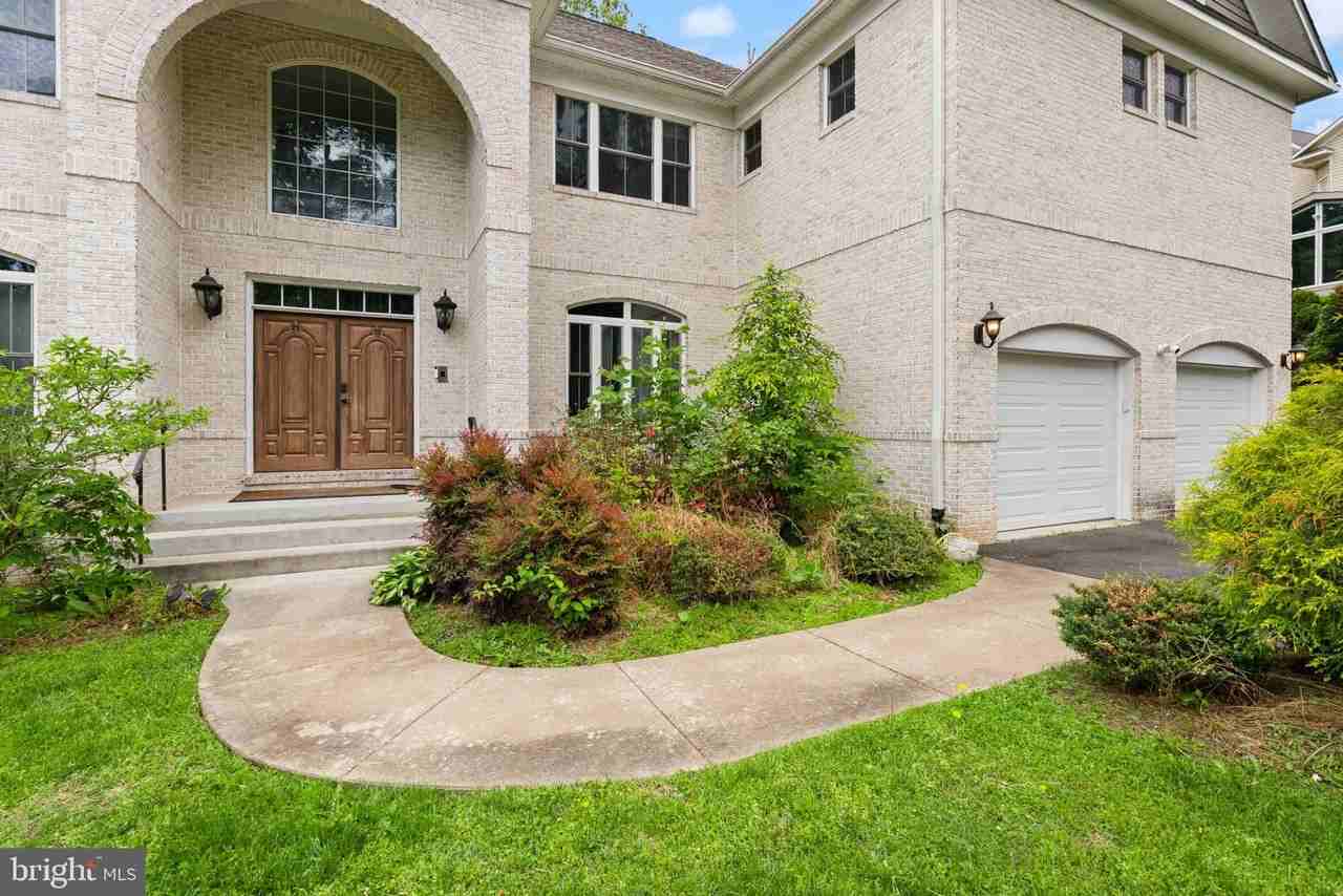 7324 Statecrest Dr - Photo 3 of 50